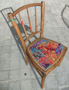 Voir le détail de cette oeuvre: chaise brodée